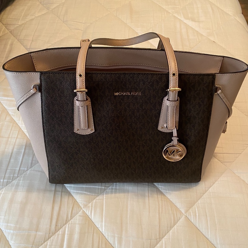 Voyager Medium Logo Tote Bag